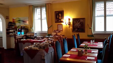 Salzburg 15 - breakfast in a lovely space, intimate and warm as one's home - the Altstadthotel Kasererbrau, a hotel located in a 1342 building