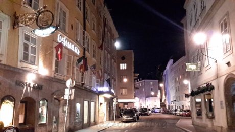 salzburg-224-returning-to-the-altstadthotel-kasererbrau-at-almost-midnight-in-a-magical-night-of-a-27-january-2016