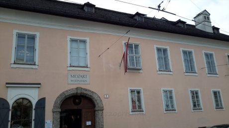 Salzburg 42 - Mozart Wohnhaus in Salzburg - at Makartplatz 8, former Hannibalplatz