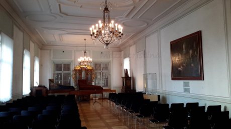 Salzburg 74 - Quiet time before the concert, on a 27 January - In the Tanzmeistersaal in Mozart Wohnung, Salzburg
